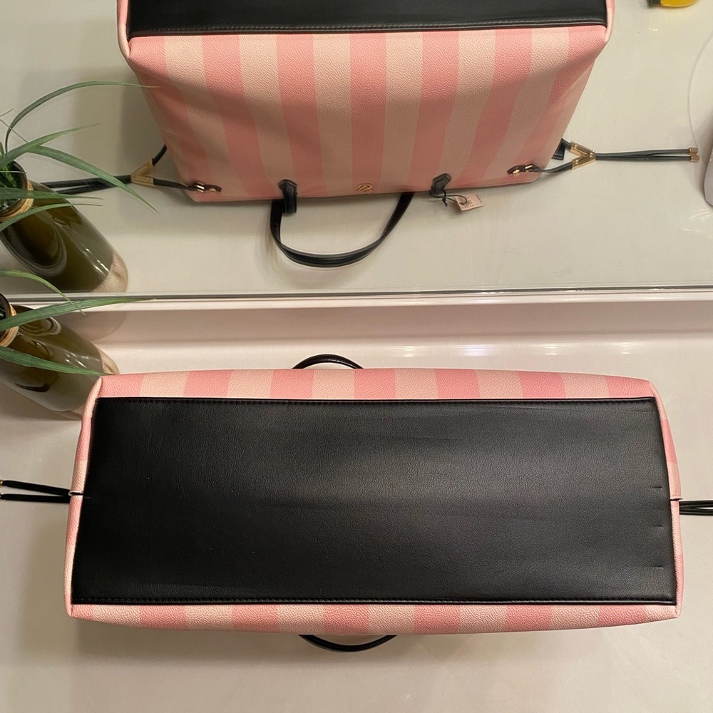 Victoria’s Secret Iconic Stripe Tote Bag - Picture 7 of 10
